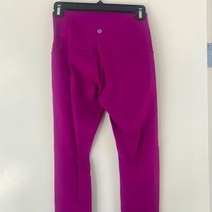 Lululemon Wunder Under Leggings - Beautiful magenta color